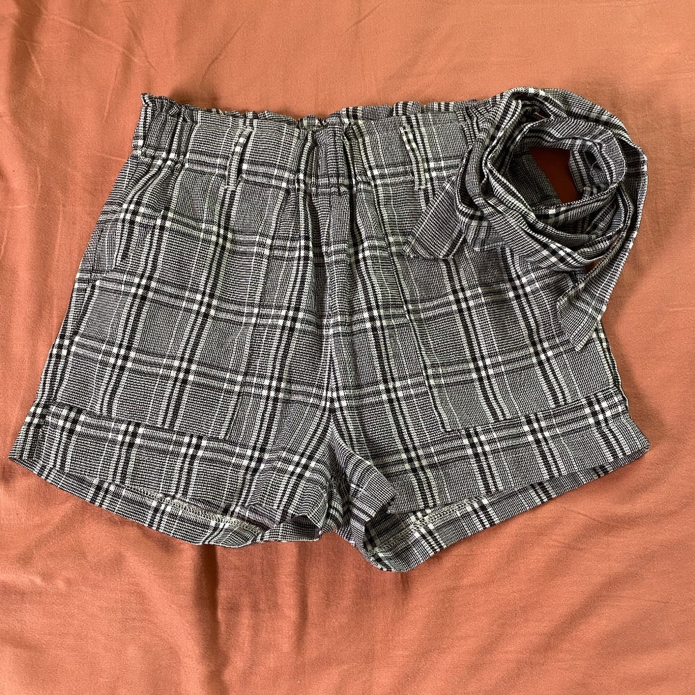 Black&White plaid linen shorts